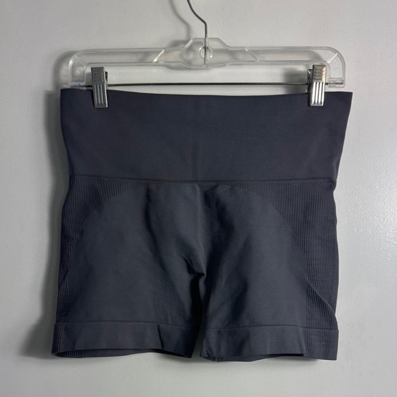 SET Active SCULPTFLEX Pebble Gray Bike Shorts Size Medium - Picture 2 of 6